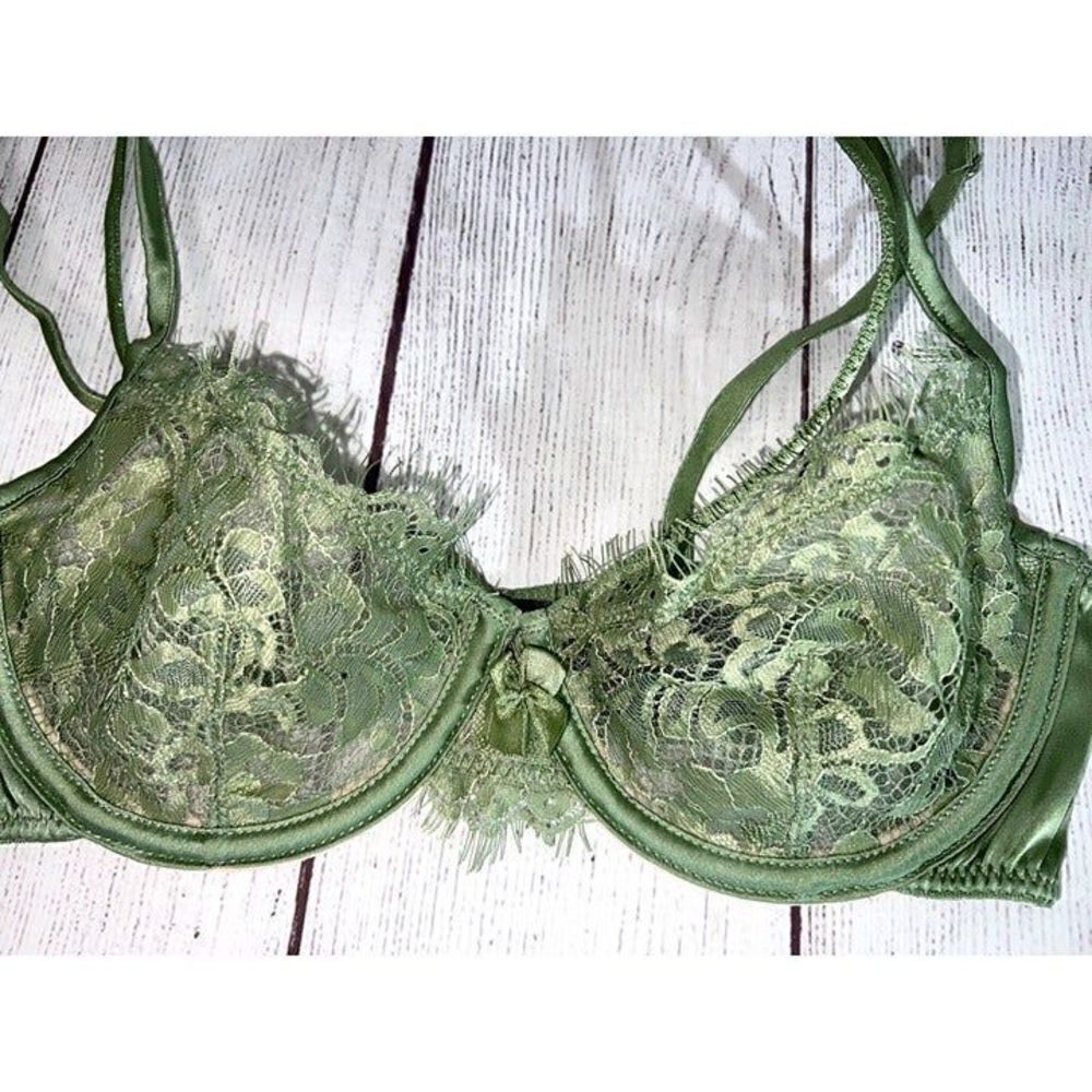 ASOS Design Juno Eyelash Lace Underwire Bra Mint Green 34B & Matching Thong
